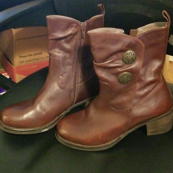 Tara M Shoes - Brown ankle boots